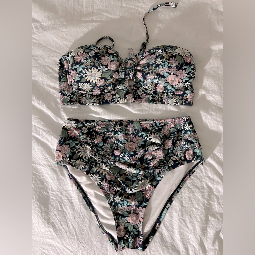 kona sol floral bikini top and highwaist bottoms